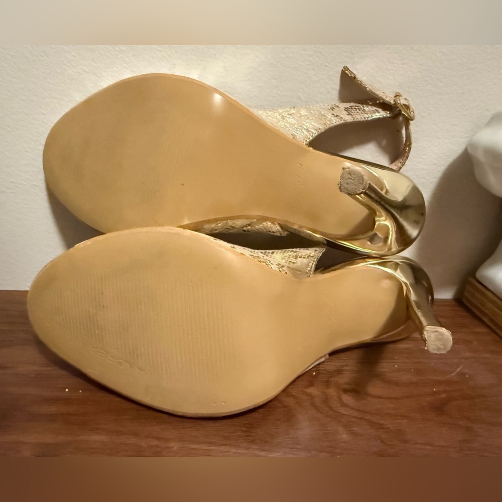 Andrea Slingback Pumps with Gold Heels size 8 - Picture 7 of 11